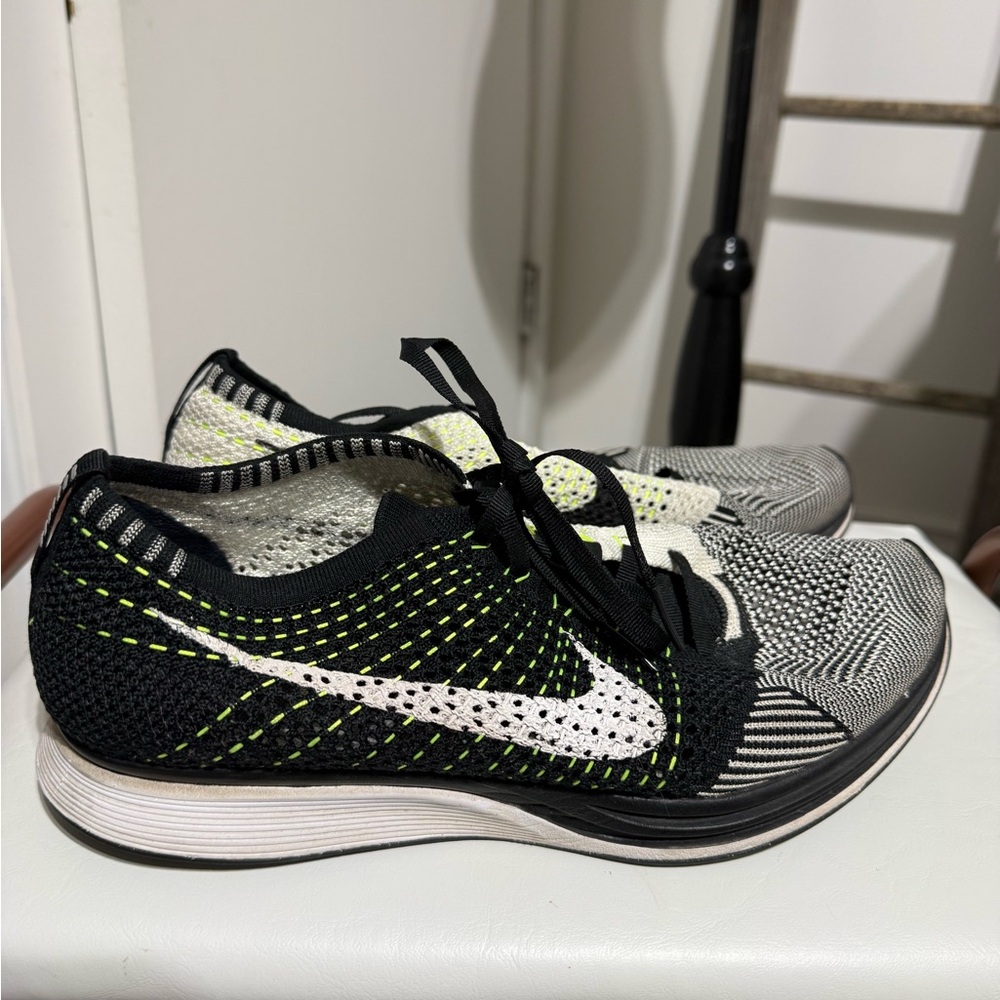 NIKE FLYKNIT RACER 526628 011 BLACK/Green size 10